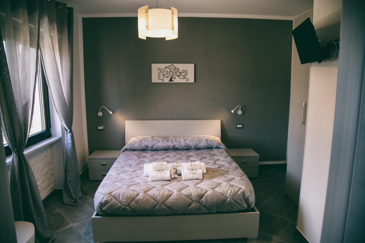 Alba Magica Bed & Breakfast อาเจโรลา ภายนอก รูปภาพ