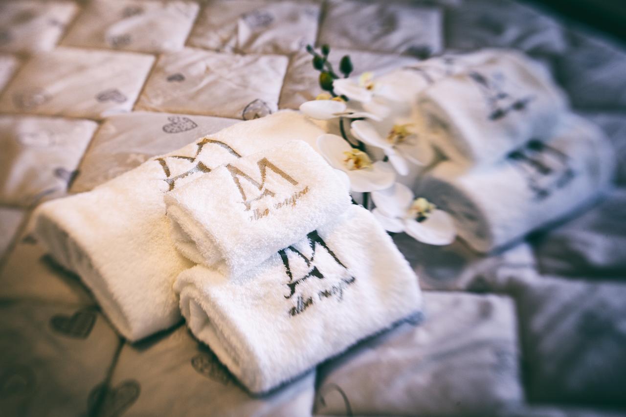 Alba Magica Bed & Breakfast อาเจโรลา ภายนอก รูปภาพ