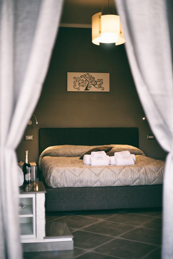 Alba Magica Bed & Breakfast อาเจโรลา ภายนอก รูปภาพ