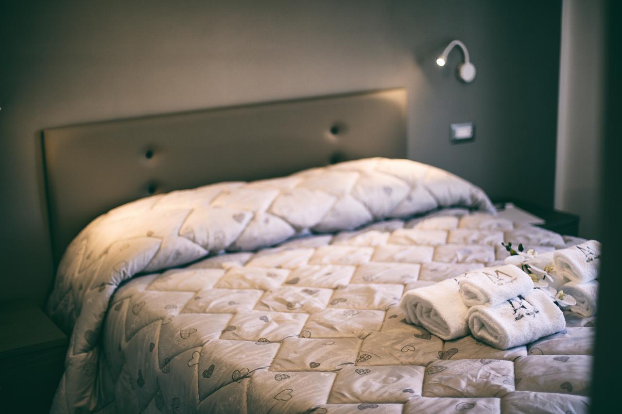 Alba Magica Bed & Breakfast อาเจโรลา ภายนอก รูปภาพ