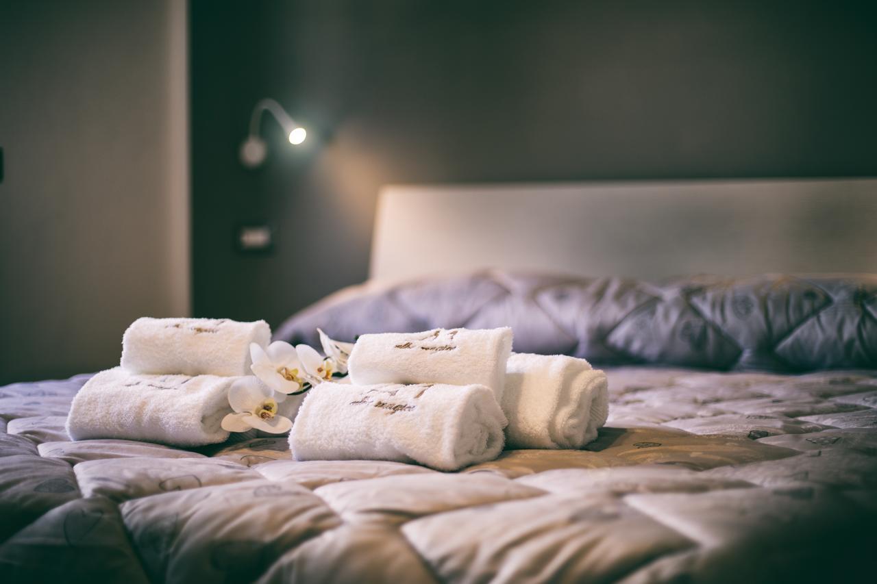 Alba Magica Bed & Breakfast อาเจโรลา ภายนอก รูปภาพ